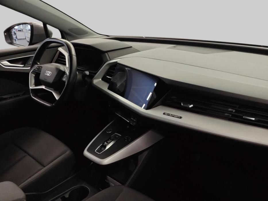 AUDI Q4 e-tron 2021