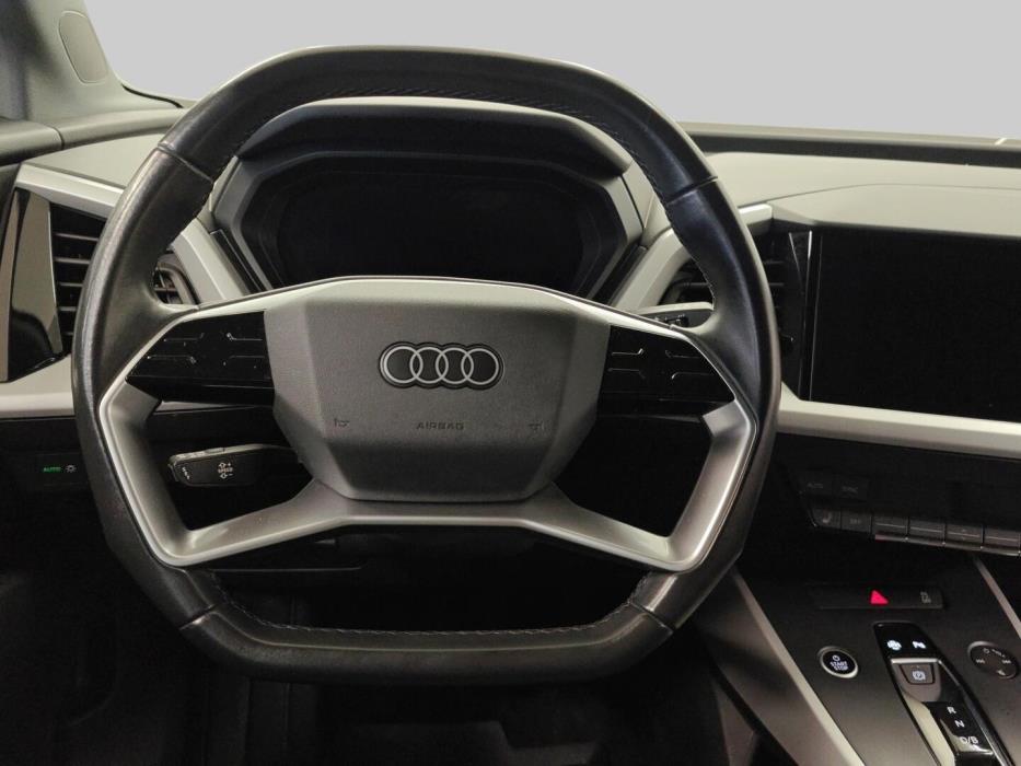 AUDI Q4 e-tron 2021