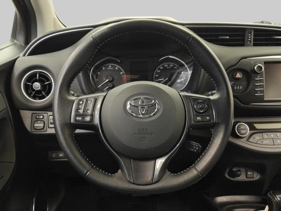 TOYOTA Yaris 2020