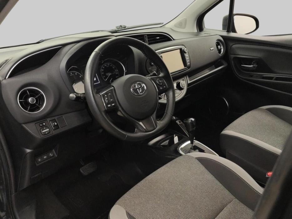 TOYOTA Yaris 2020