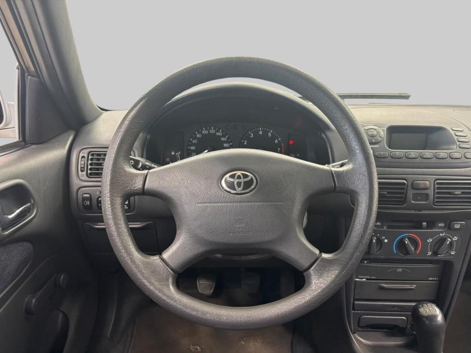 TOYOTA Corolla 2001