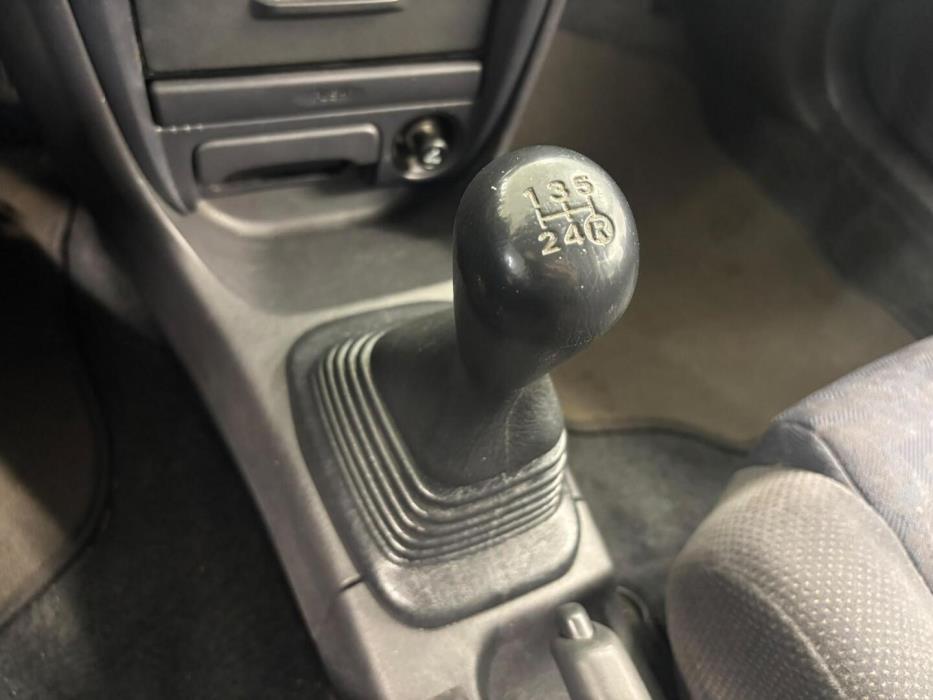 TOYOTA Corolla 2001