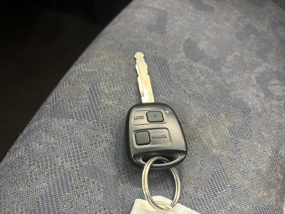 TOYOTA Corolla 2001