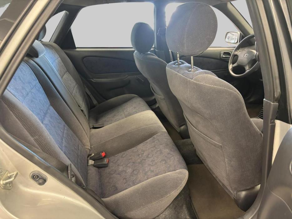 TOYOTA Corolla 2001