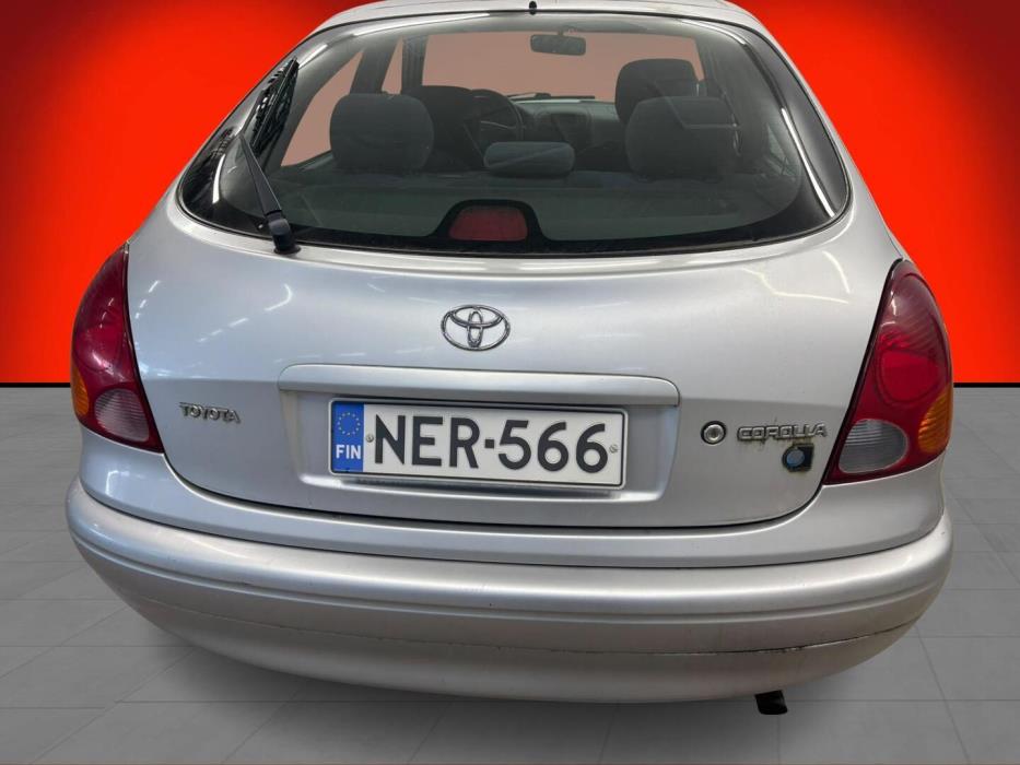 TOYOTA Corolla 2001