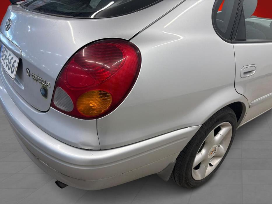 TOYOTA Corolla 2001