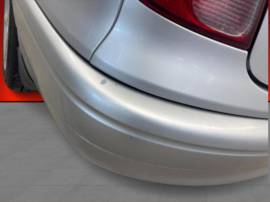 TOYOTA Corolla 2001