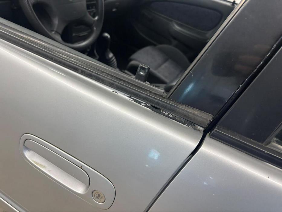 TOYOTA Corolla 2001