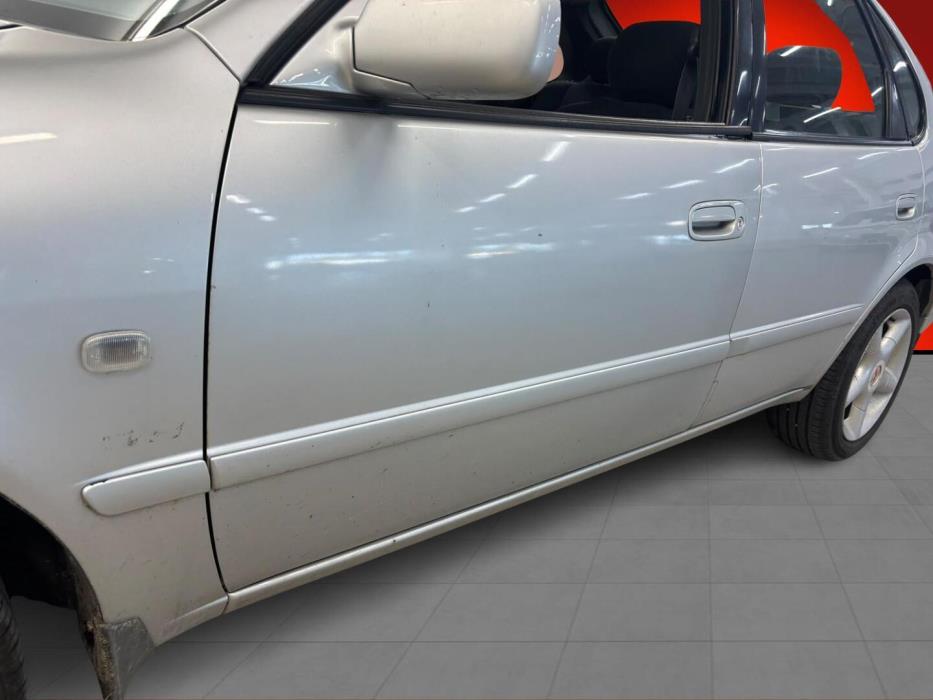TOYOTA Corolla 2001