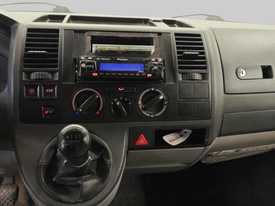VOLKSWAGEN Transporter 2004