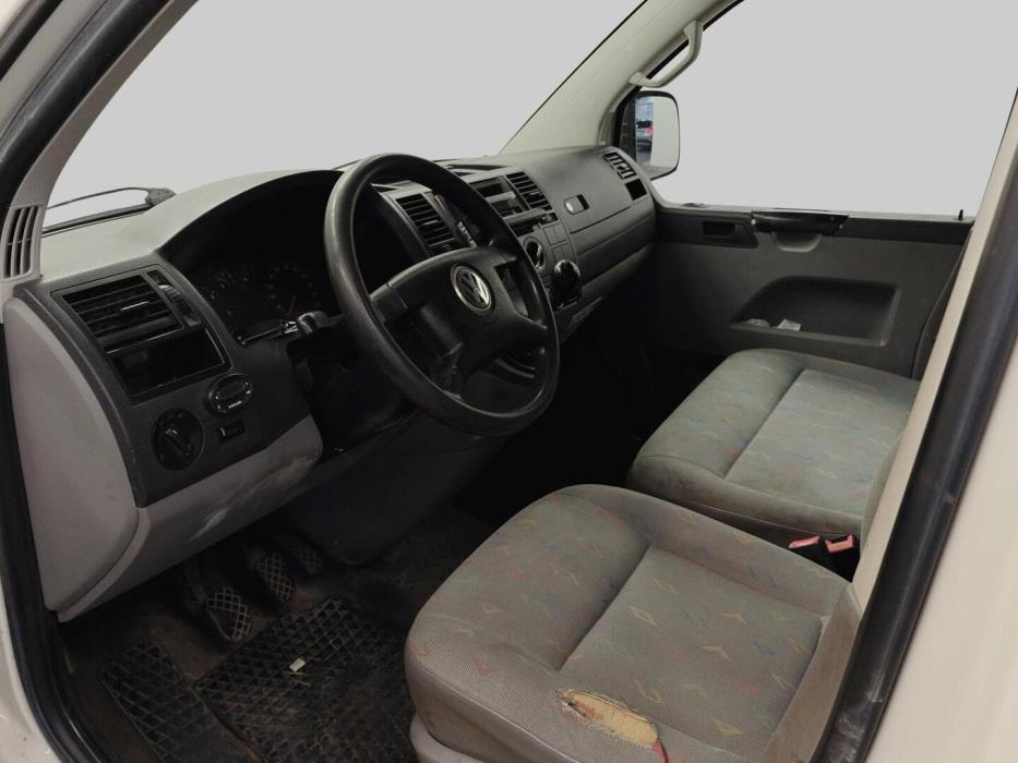 VOLKSWAGEN Transporter 2004