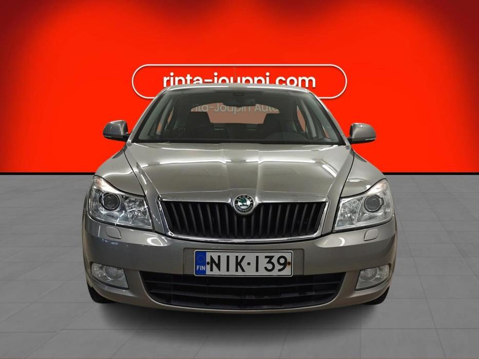 SKODA Octavia 2012