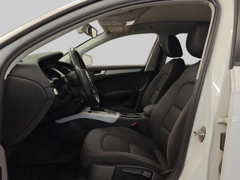 AUDI A4 2011