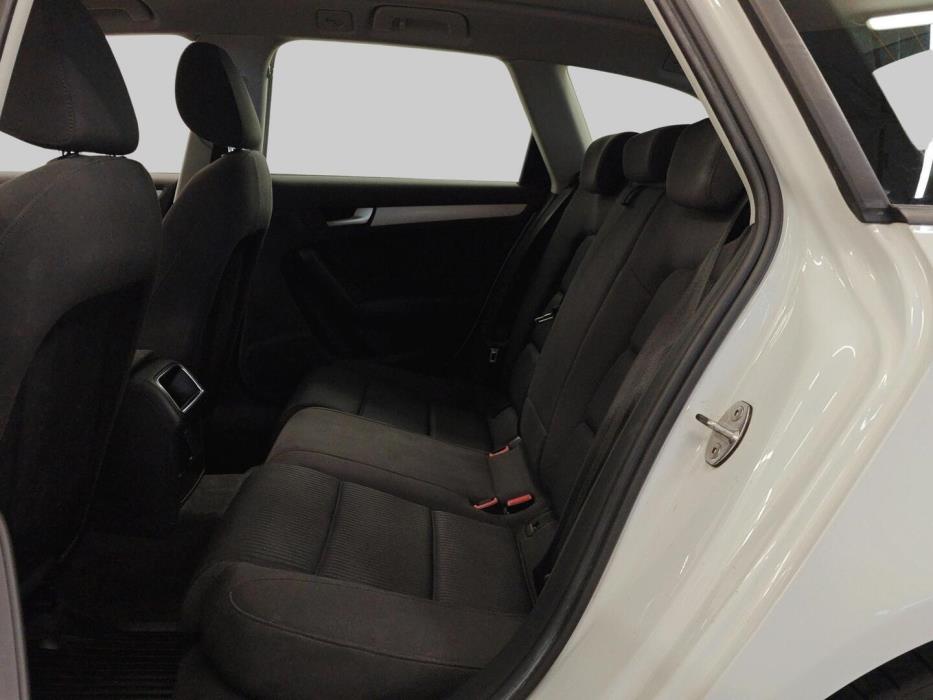 AUDI A4 2011