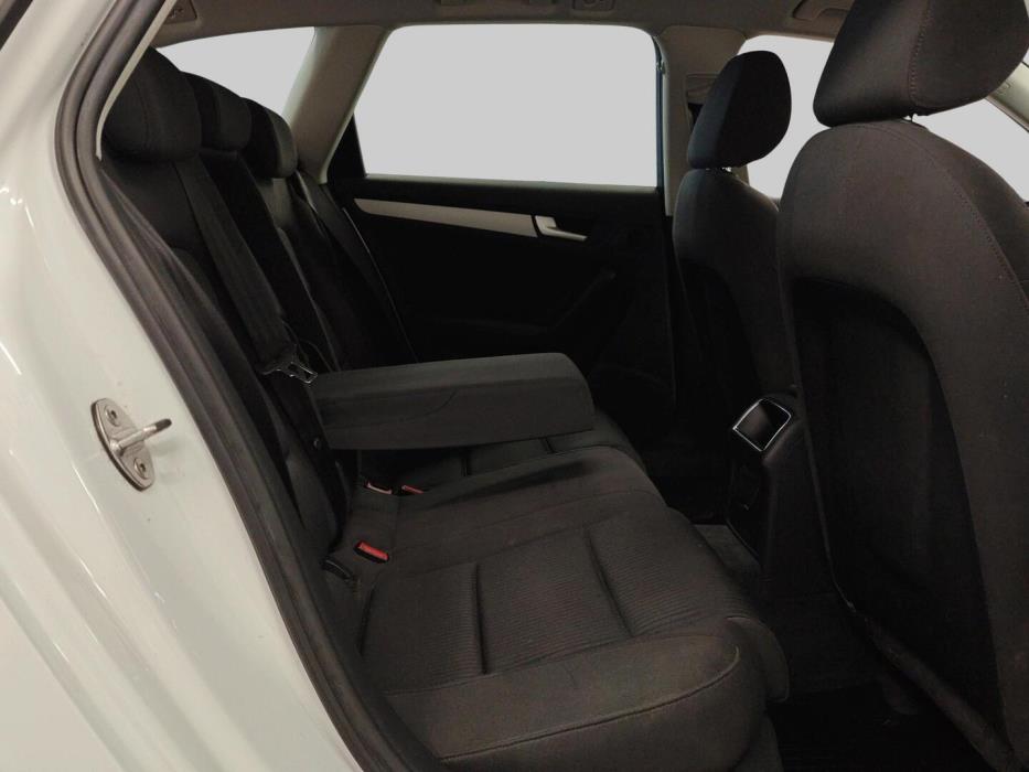 AUDI A4 2011