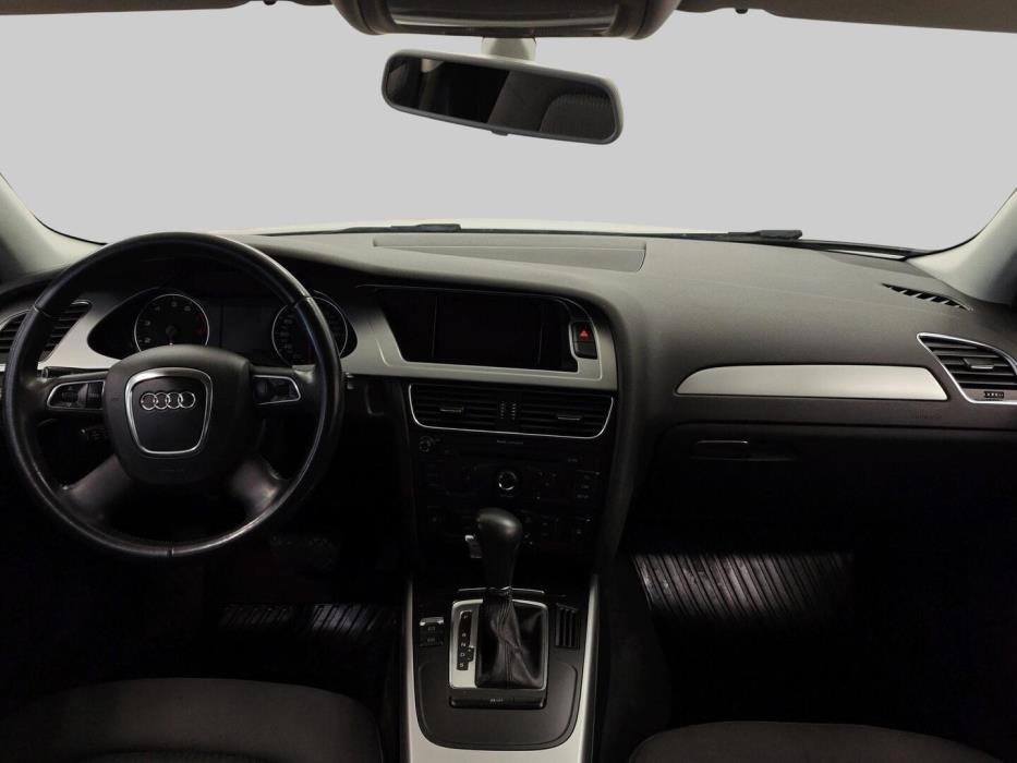 AUDI A4 2011