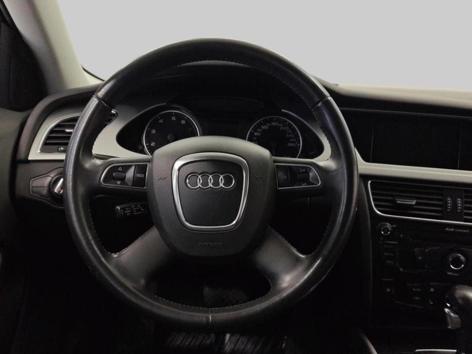 AUDI A4 2011