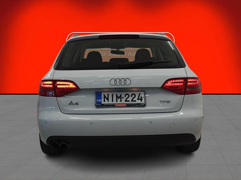 AUDI A4 2011