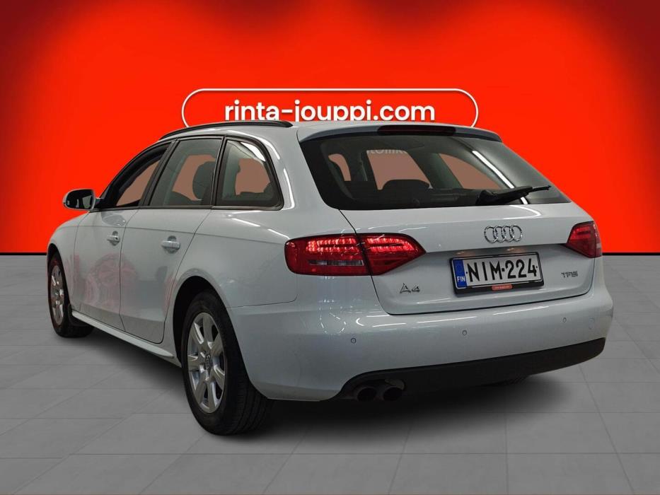 AUDI A4 2011