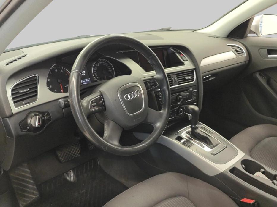 AUDI A4 2011