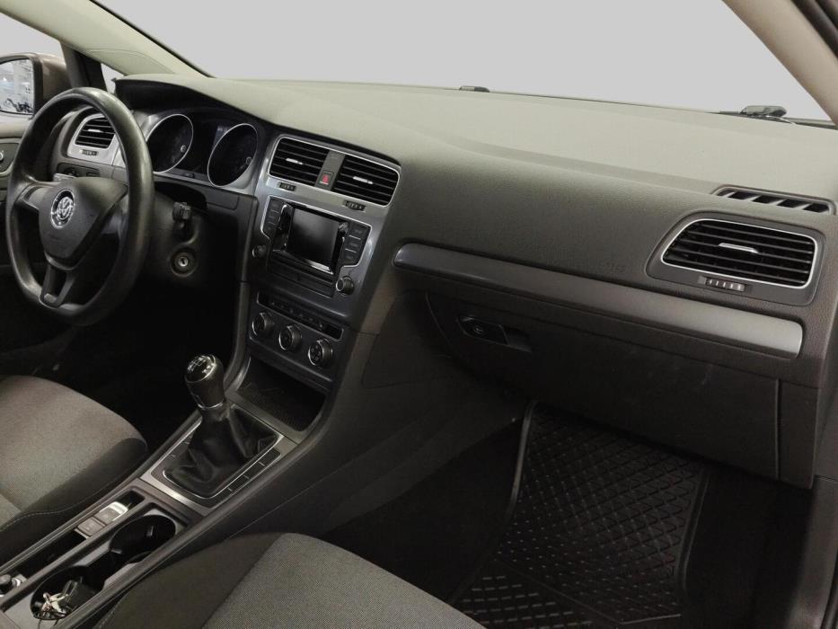 VOLKSWAGEN Golf 2015