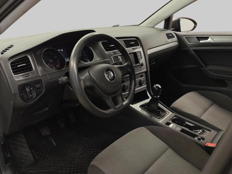 VOLKSWAGEN Golf 2015