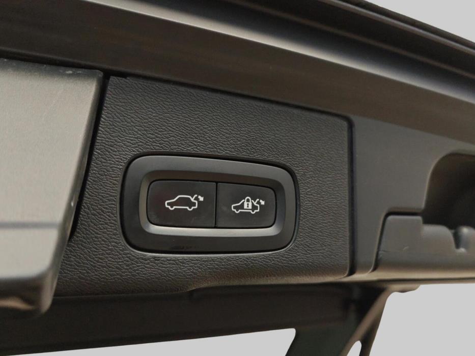 VOLVO XC60 2018