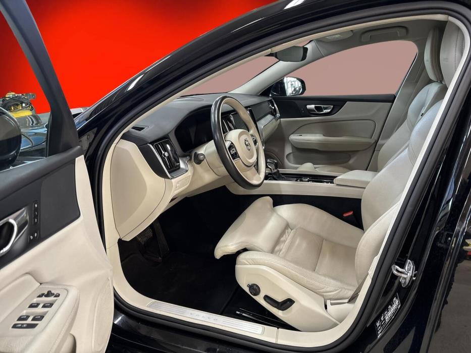 VOLVO V60 2019