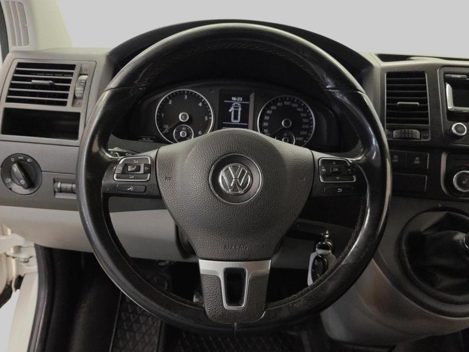 VOLKSWAGEN Transporter 2015
