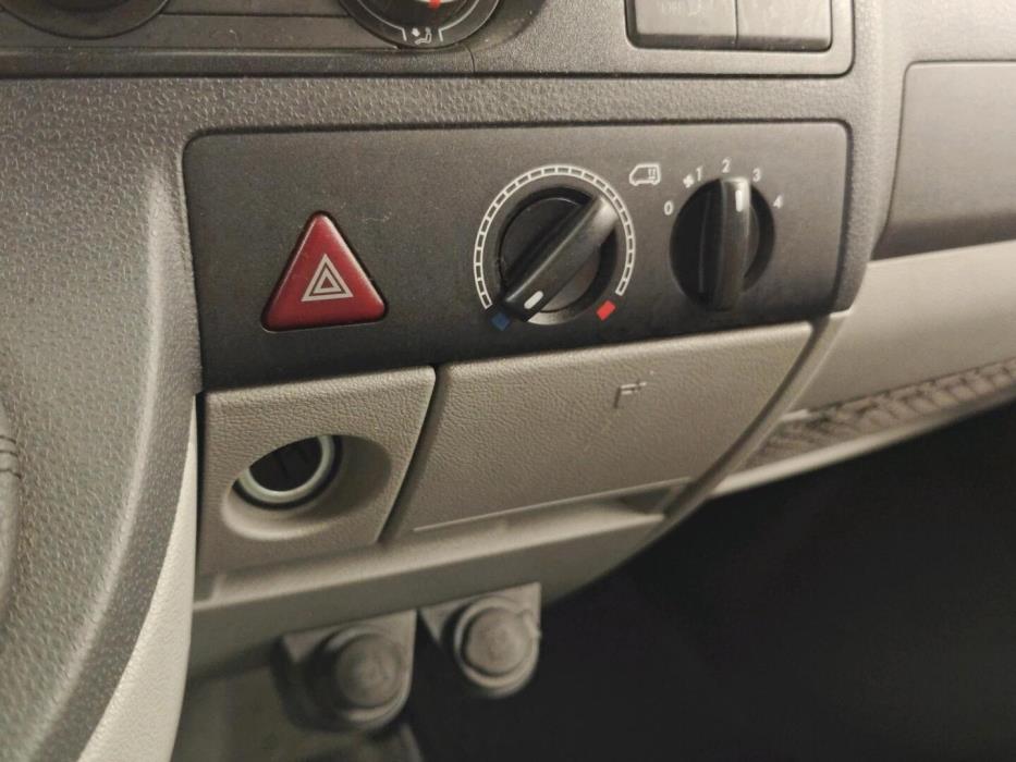 VOLKSWAGEN Transporter 2015