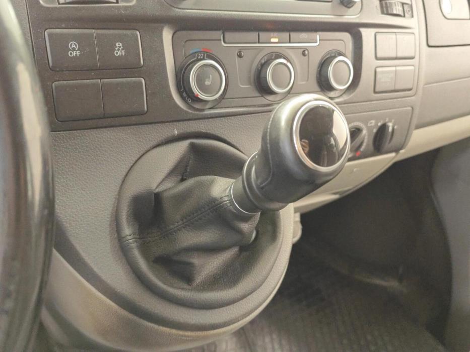 VOLKSWAGEN Transporter 2015
