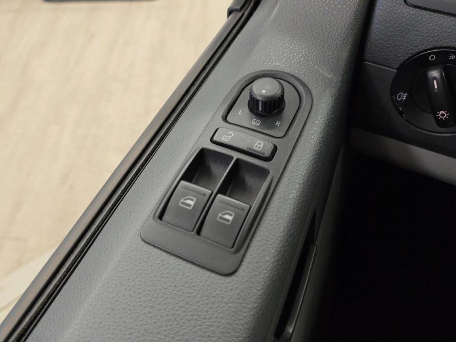 VOLKSWAGEN Transporter 2015