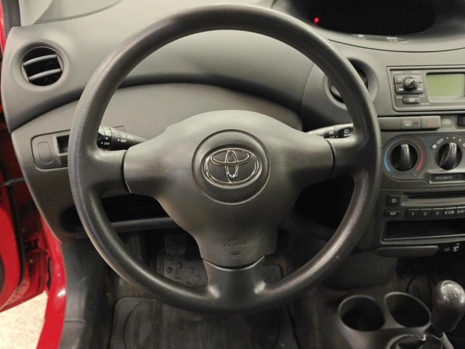 TOYOTA Yaris 2003