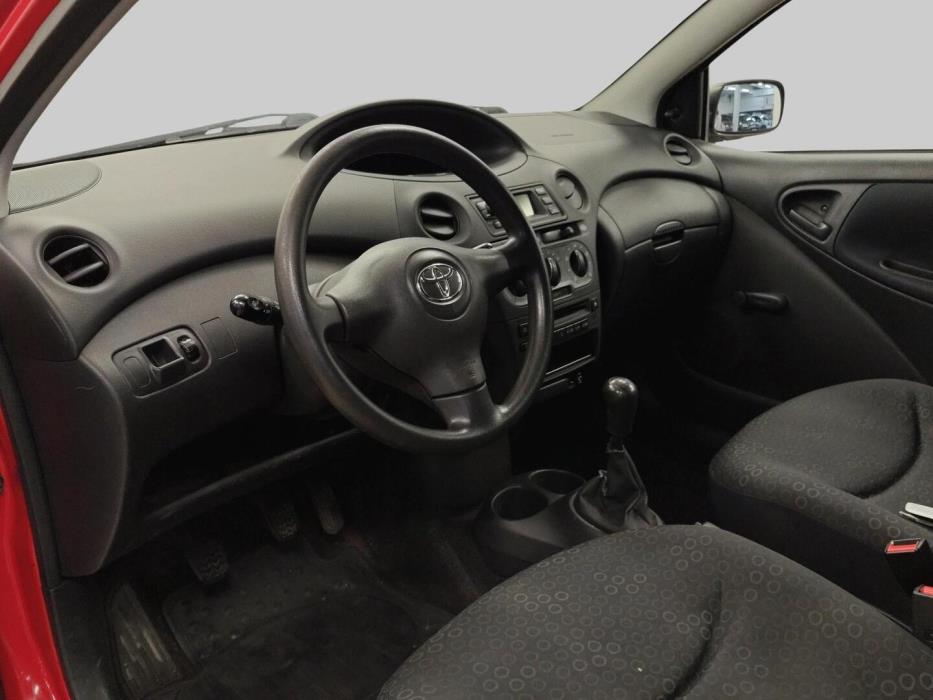 TOYOTA Yaris 2003