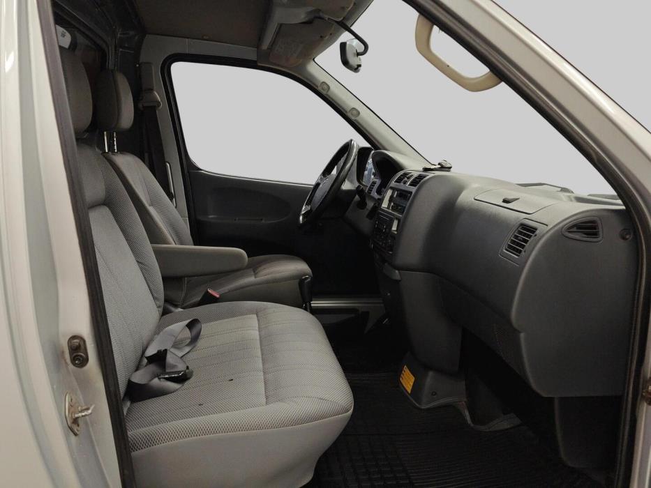 TOYOTA HIACE 2006