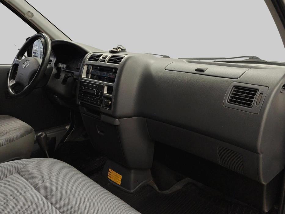 TOYOTA HIACE 2006