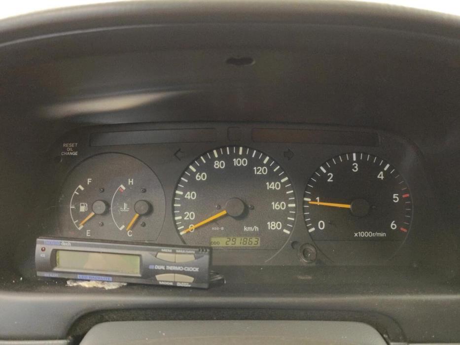 TOYOTA HIACE 2006