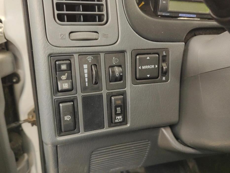 TOYOTA HIACE 2006