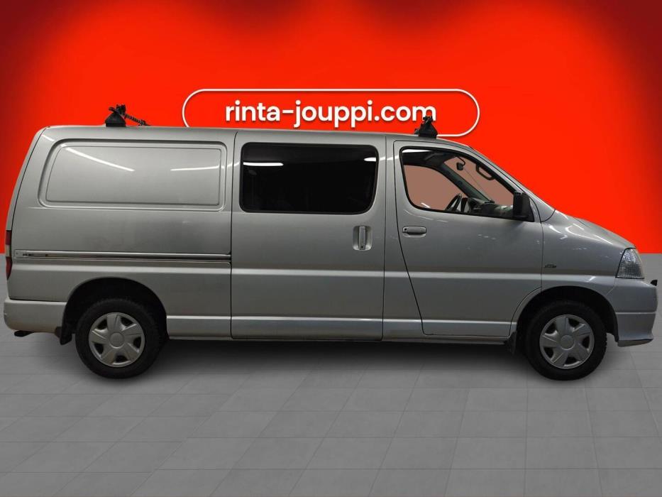 TOYOTA HIACE 2006