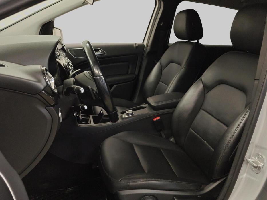 MERCEDES-BENZ B 2013