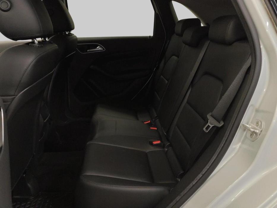 MERCEDES-BENZ B 2013