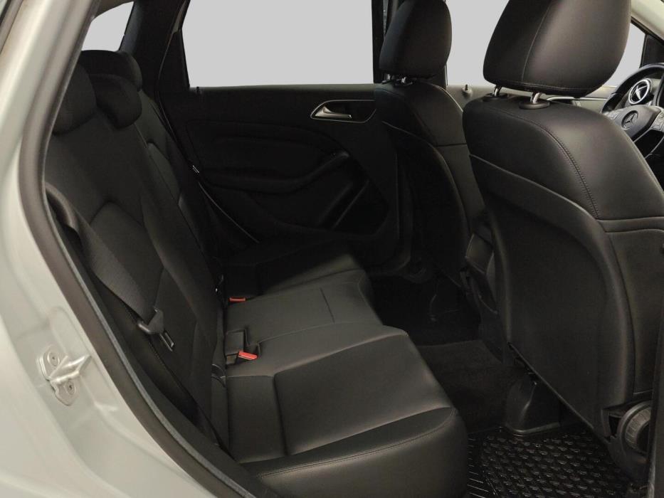 MERCEDES-BENZ B 2013