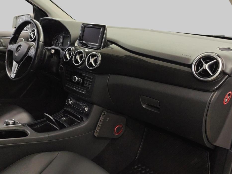 MERCEDES-BENZ B 2013