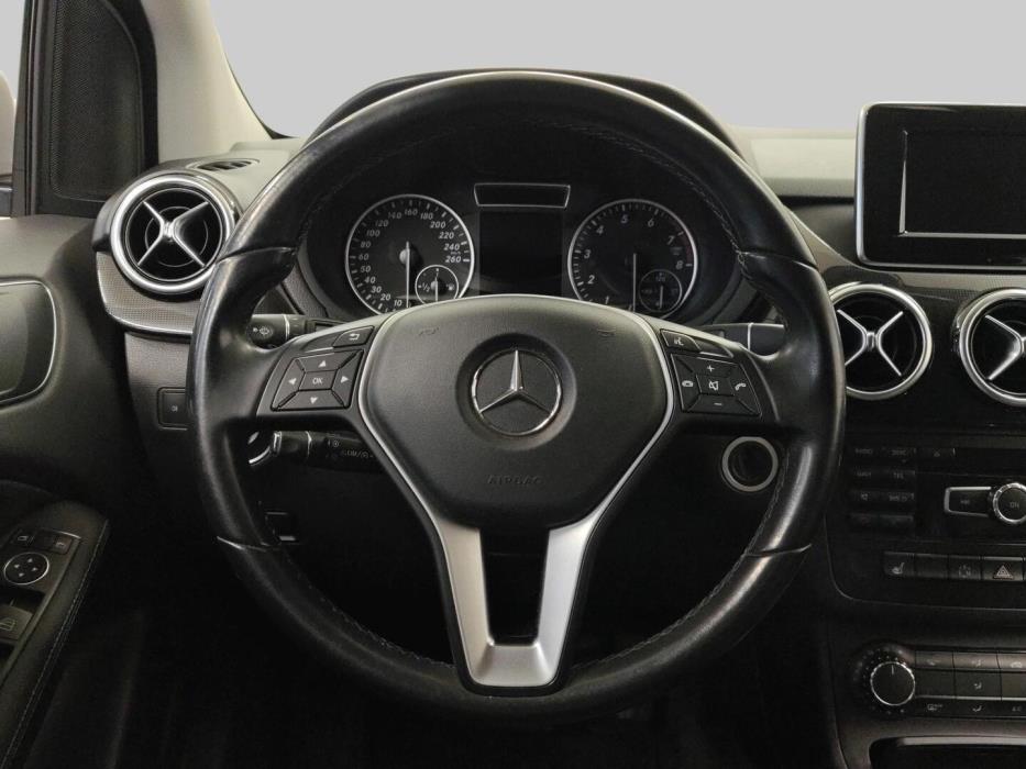 MERCEDES-BENZ B 2013