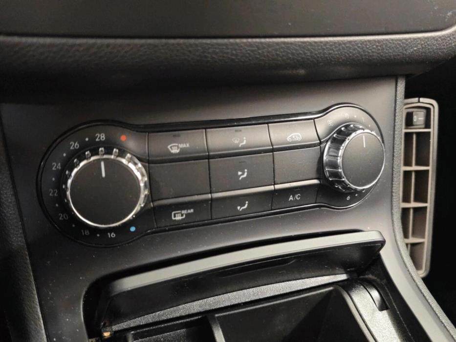 MERCEDES-BENZ B 2013