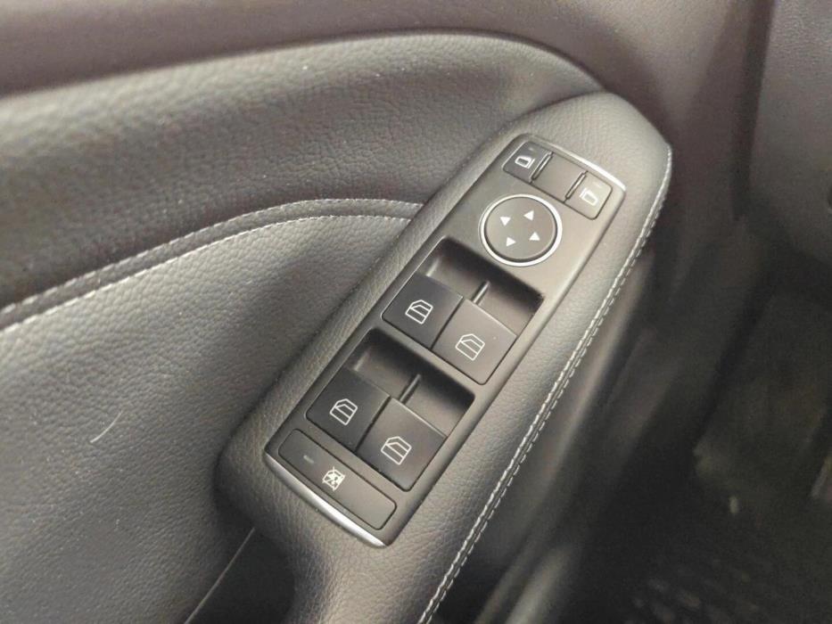 MERCEDES-BENZ B 2013