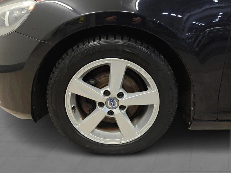 VOLVO V40 2012