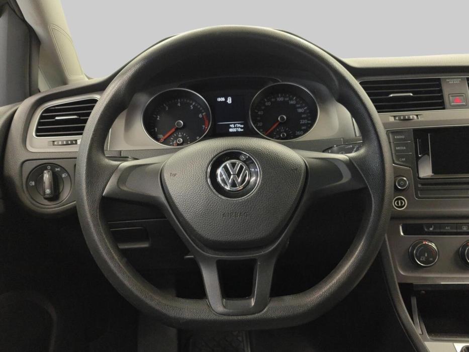 VOLKSWAGEN Golf 2013