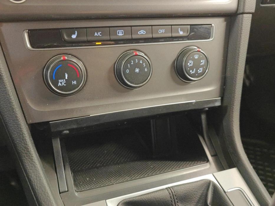 VOLKSWAGEN Golf 2013