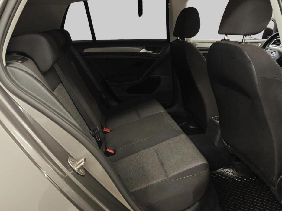 VOLKSWAGEN Golf 2013